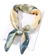 Женский шелковый шарф с принтом